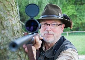 Wilfried Bustro, Jagdschule Flaeming, Jagdschule Fläming